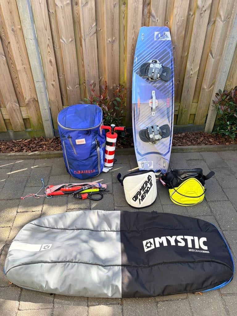 Complete Airush kitesurf set, Watersport en Boten, Kitesurfen, Gebruikt, Kitesurf-set, 10 m², Twintip, Ophalen