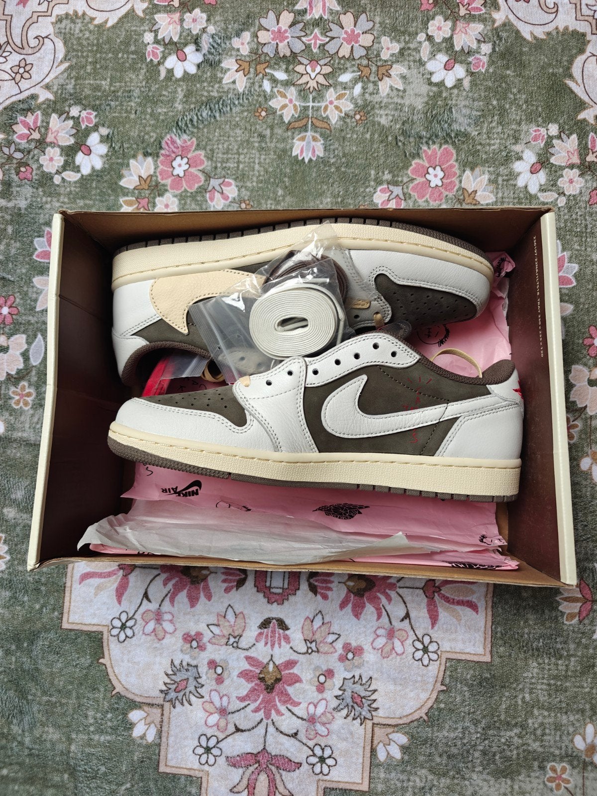 Nike x Travis Scott Reversed Mocha maat 44, Wit, Nike, Nieuw, Ophalen of Verzenden