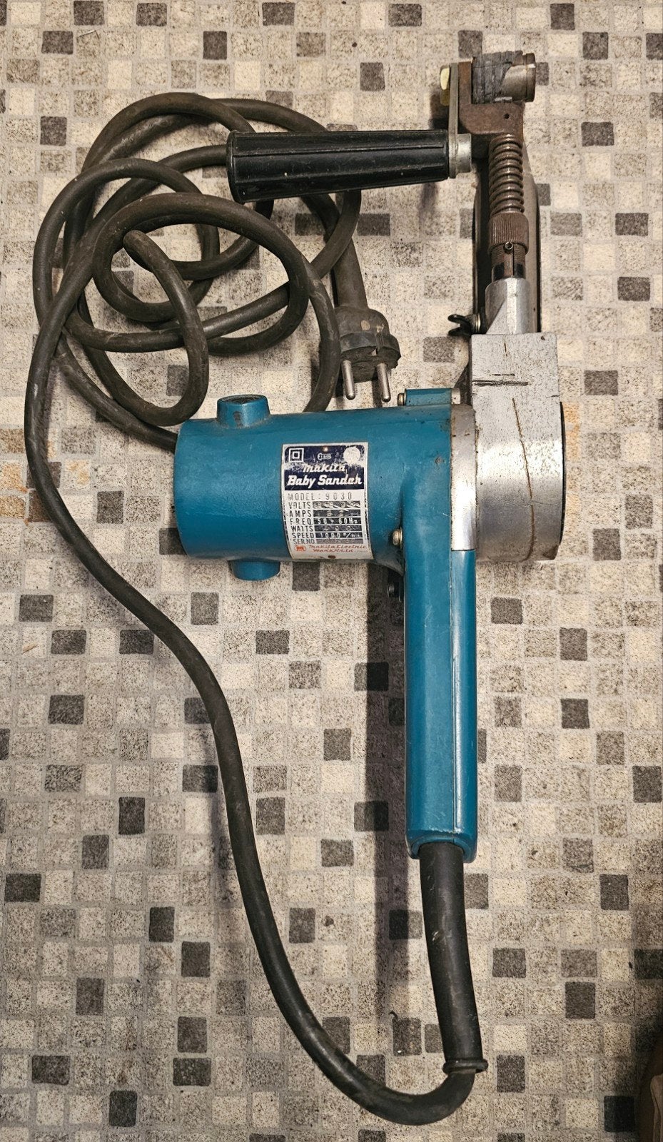 Makita Baby Sander Model 9030 - Vintage Bandschuurmachine, Doe-het-zelf en Verbouw, Ophalen, Gebruikt, Minder dan 600 watt, Bandschuurmachine