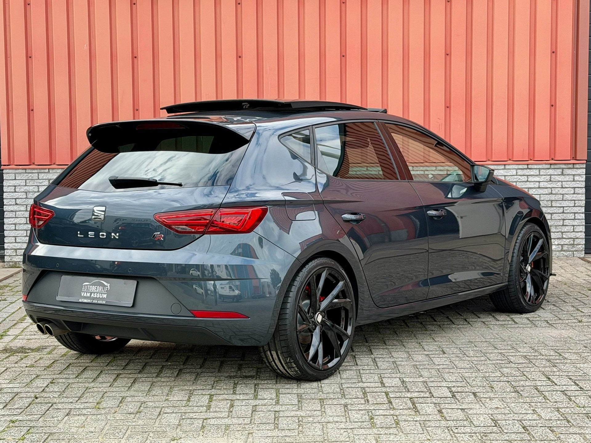 Seat Leon 1.5 TSI FR Pano Virtual Beats Carplay Keyless Leer, Auto's, Seat, Zwart, 4 cilinders, 150 pk, Leon