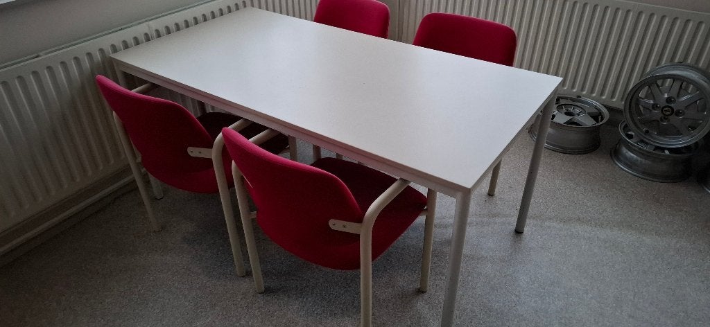 Stalen tafel 160x75x75 cm met 4 stoelen, Huis en Inrichting, Tafels | Eettafels, Gebruikt, Metaal, Rechthoekig, 50 tot 100 cm