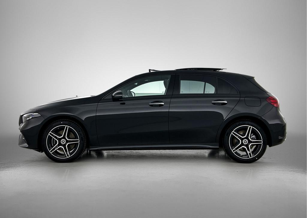 Mercedes-Benz A-Klasse 250 e Business Solution AMG | Nightpa, Auto's, Mercedes-Benz, Zwart, 4 cilinders, 15 kWh, Zwart