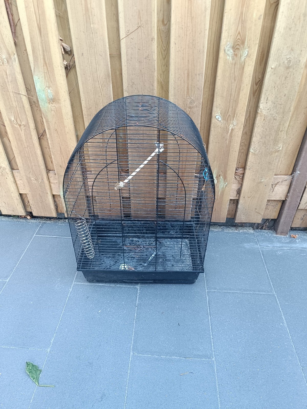 Vogelkooi zwart – ruime kooi met zitstok, Ophalen of Verzenden, Gebruikt, Metaal, Vogelkooi