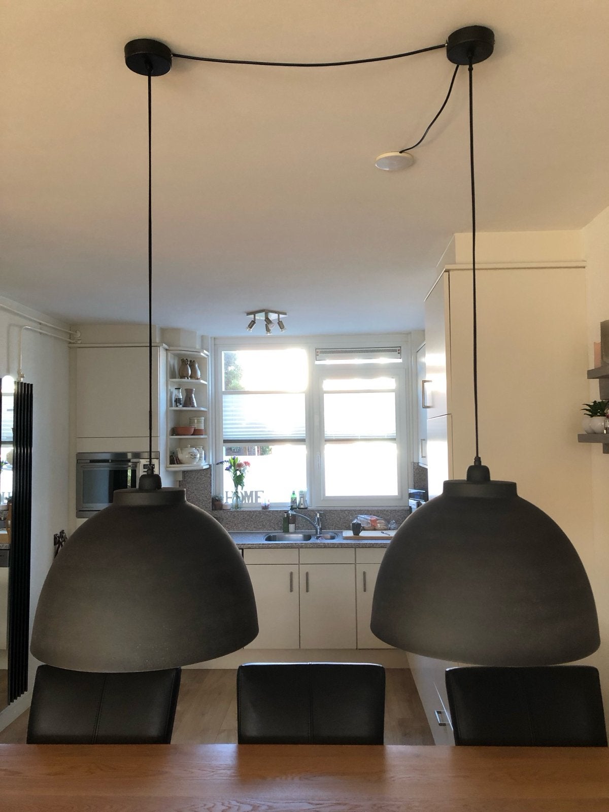 Set van 2 zwarte hanglampen, Huis en Inrichting, Lampen | Hanglampen, Ophalen, Zo goed als nieuw, Metaal, E27 (groot)
