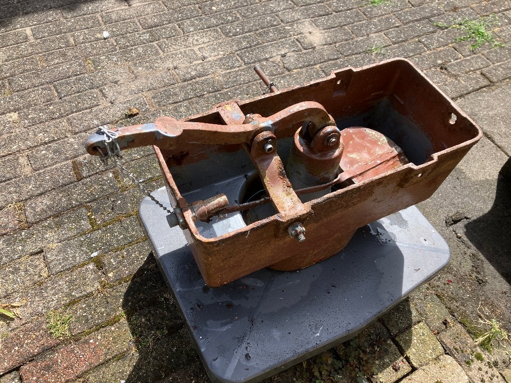antiek gietijzer stortbak + wandbeugels toilet wc, Ophalen