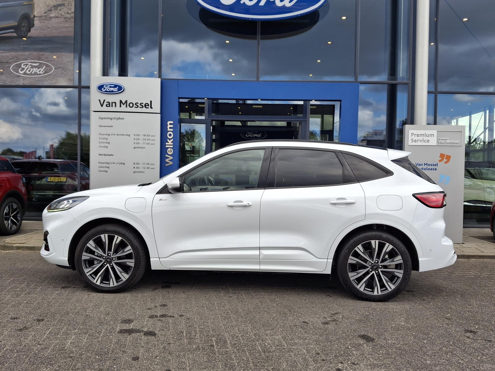 Ford Kuga 2.5 PHEV ST-Line X | Pano | Adaptive Cruise | Head, Auto's, Gebruikt, Euro 6, 4 cilinders, Wit