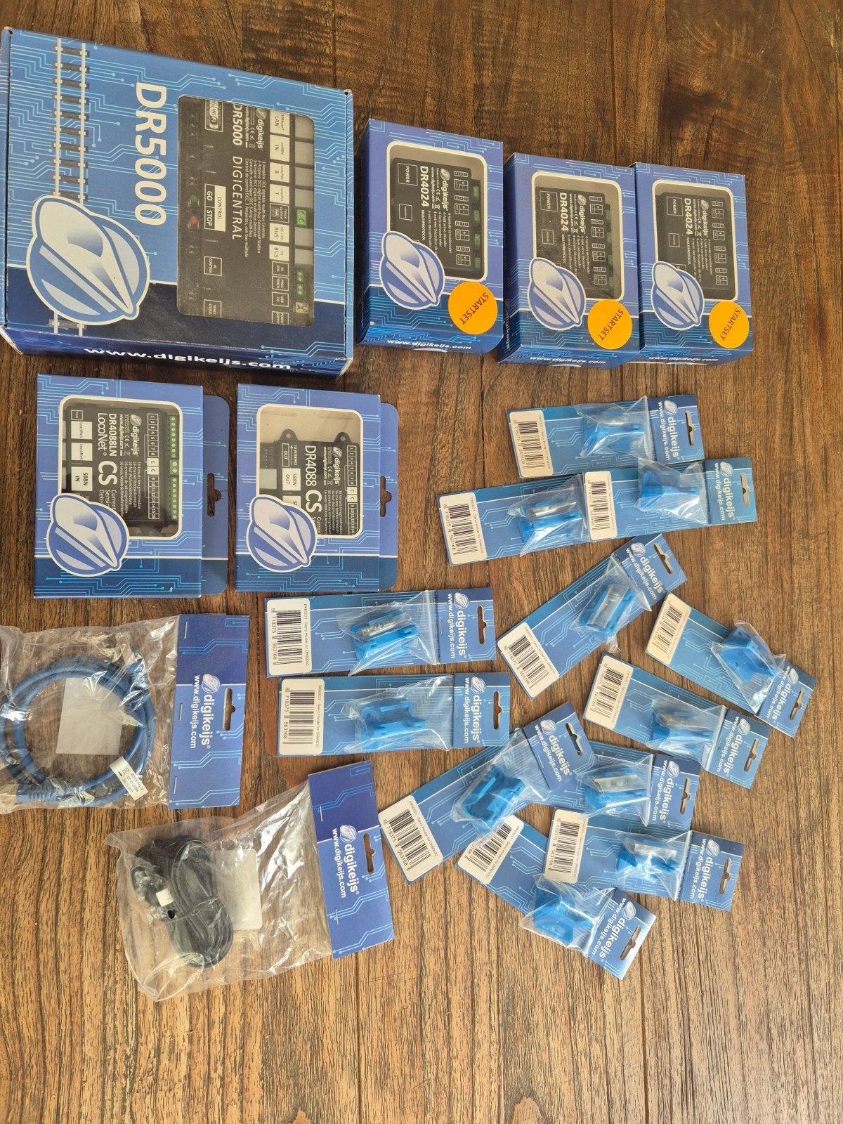 Digikeijs DR5000 Modelspoorbaan Set - Nieuwstaat, Hobby en Vrije tijd, Overige merken, Gelijkstroom, Overige typen, Nieuw