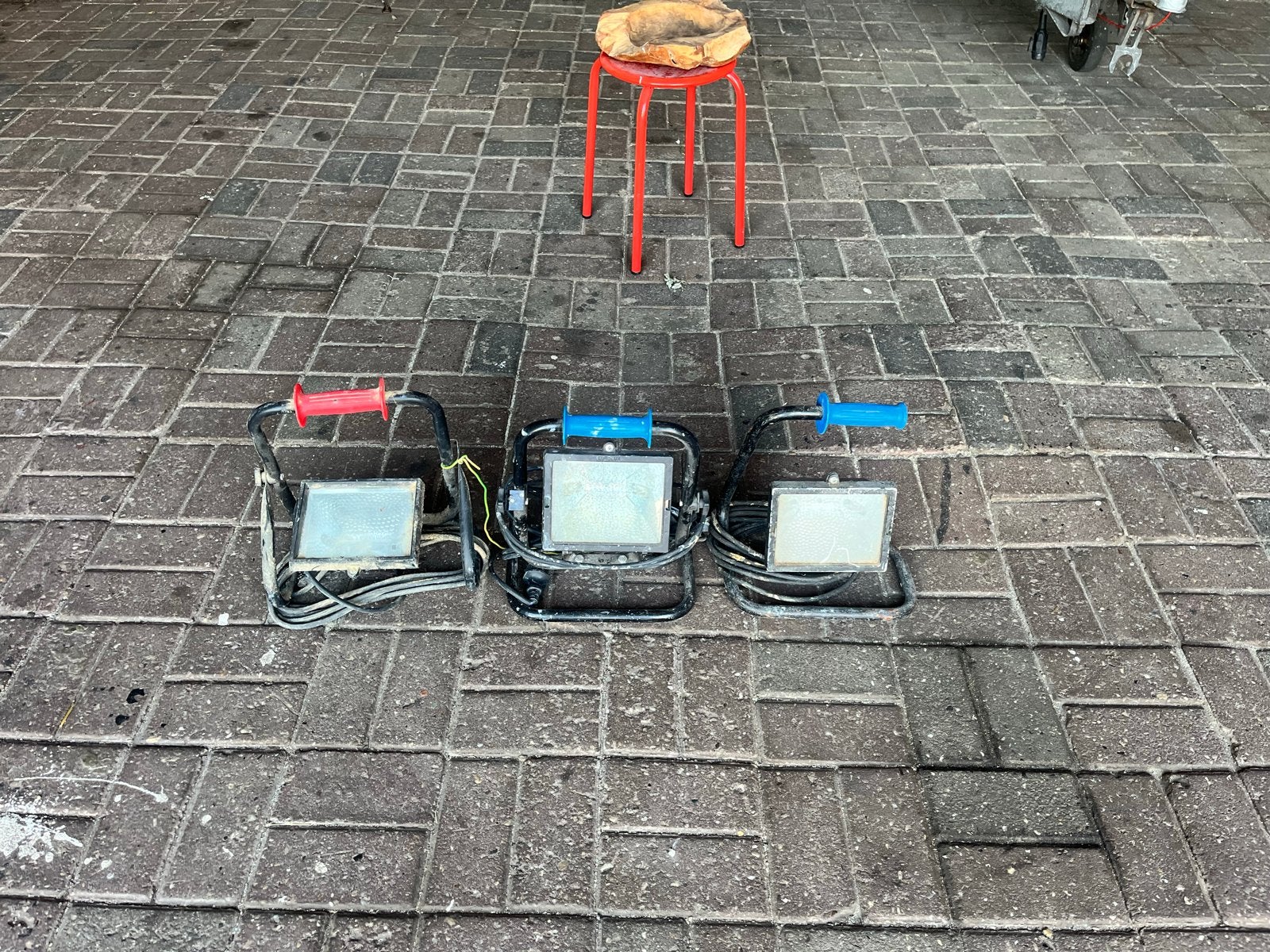 3x Bouwlampen met nieuwe lampjes, werkend, Ophalen of Verzenden, Gebruikt, 200 tot 500 watt, Lamp met armatuur