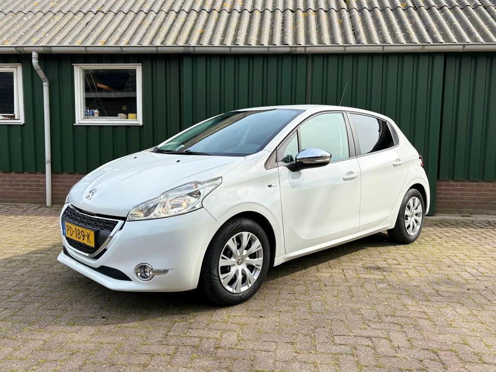 Peugeot 208 Style, 2014 Nieuwe distributieriem! PDC / etc., Wit, Handgeschakeld, Particulier, Onderhoudsboekje