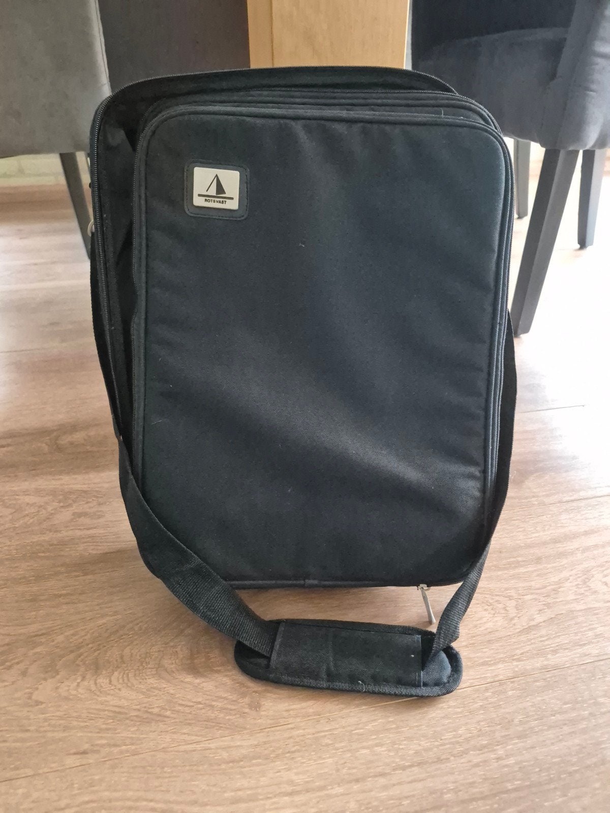 Zwarte laptoptas met schouderband - Ideaal voor werk/school, Computers en Software, Laptoptassen, Ophalen of Verzenden, 17 inch of meer