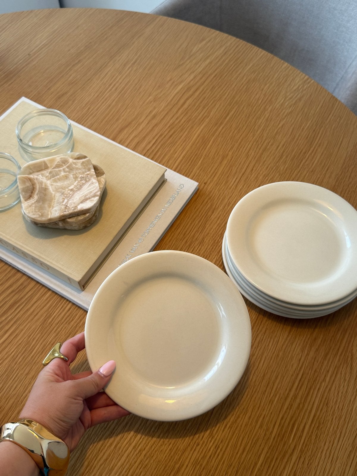 Set van 6 beige gebaksbordjes, Huis en Inrichting, Keuken | Servies, Ophalen, Gebruikt, Keramiek, Bord(en)