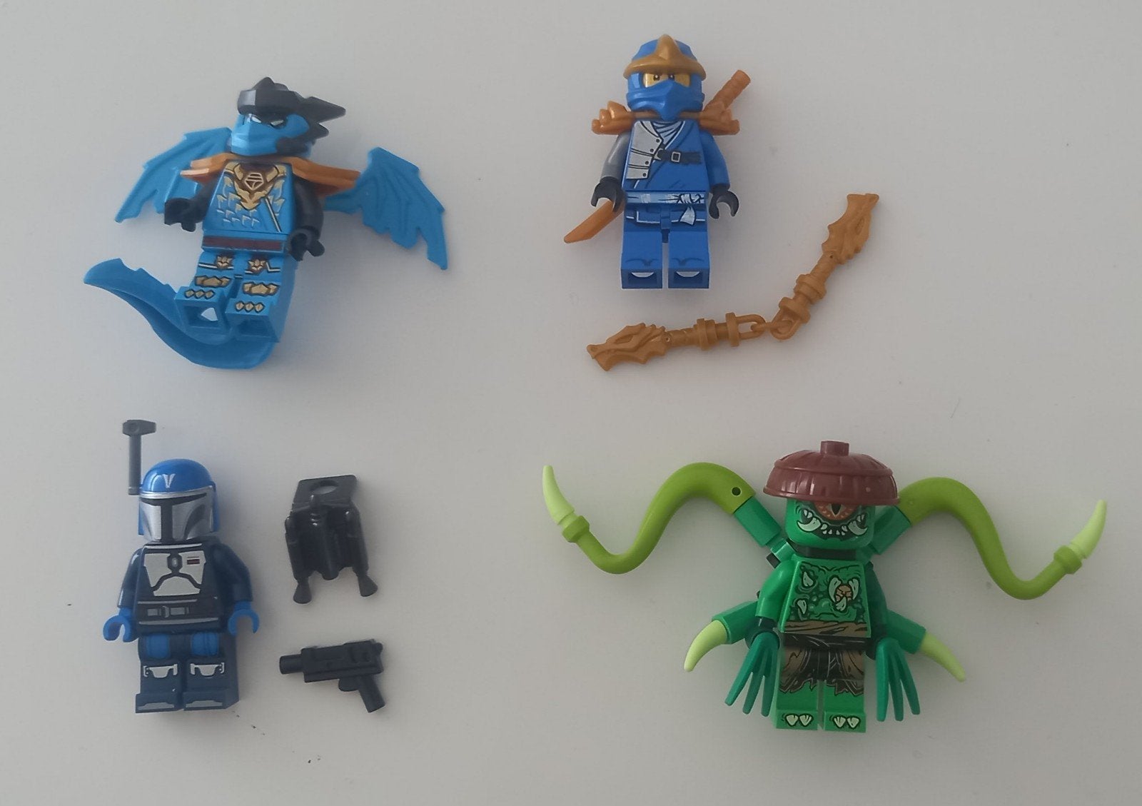 3 Lego Ninja-go en 1 Star Wars minifiguur.

Njo1044 Mutatio, Verzamelen, Speldjes, Pins en Buttons, Ophalen, Transport