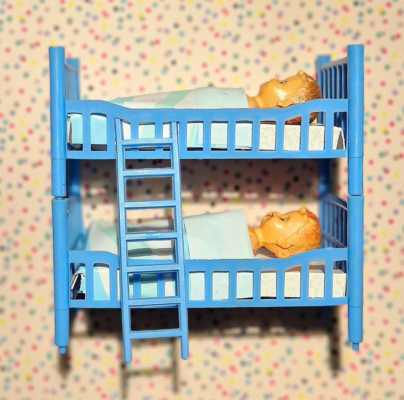 Vintage poppenhuis blauw stapelbed Oskar Italië, Ophalen of Verzenden, Gebruikt, Gebruiksvoorwerp