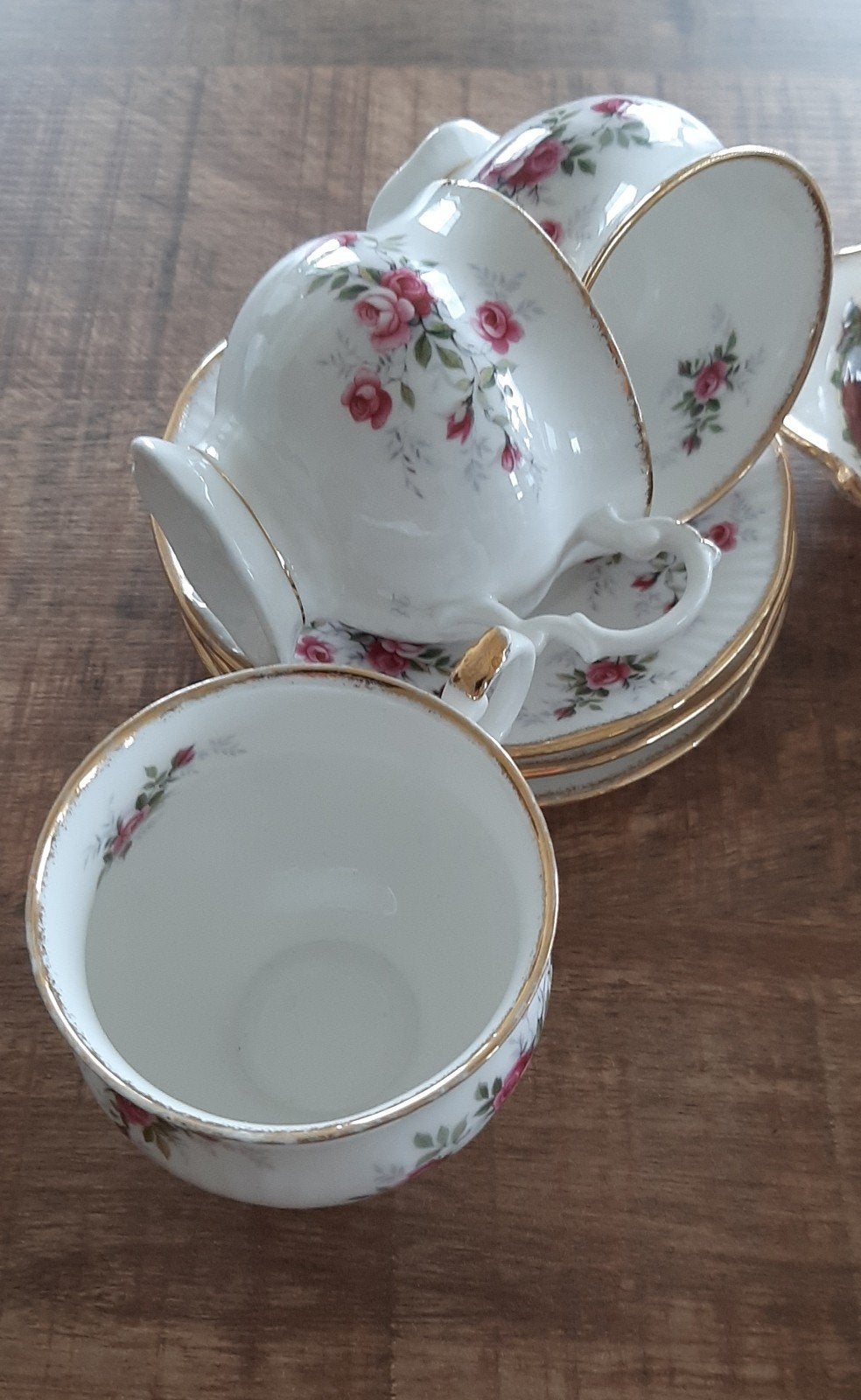 kop en schotel 6 stuks en suiker en melkkannetje, Huis en Inrichting, Keuken | Servies, Ophalen of Verzenden, Zo goed als nieuw