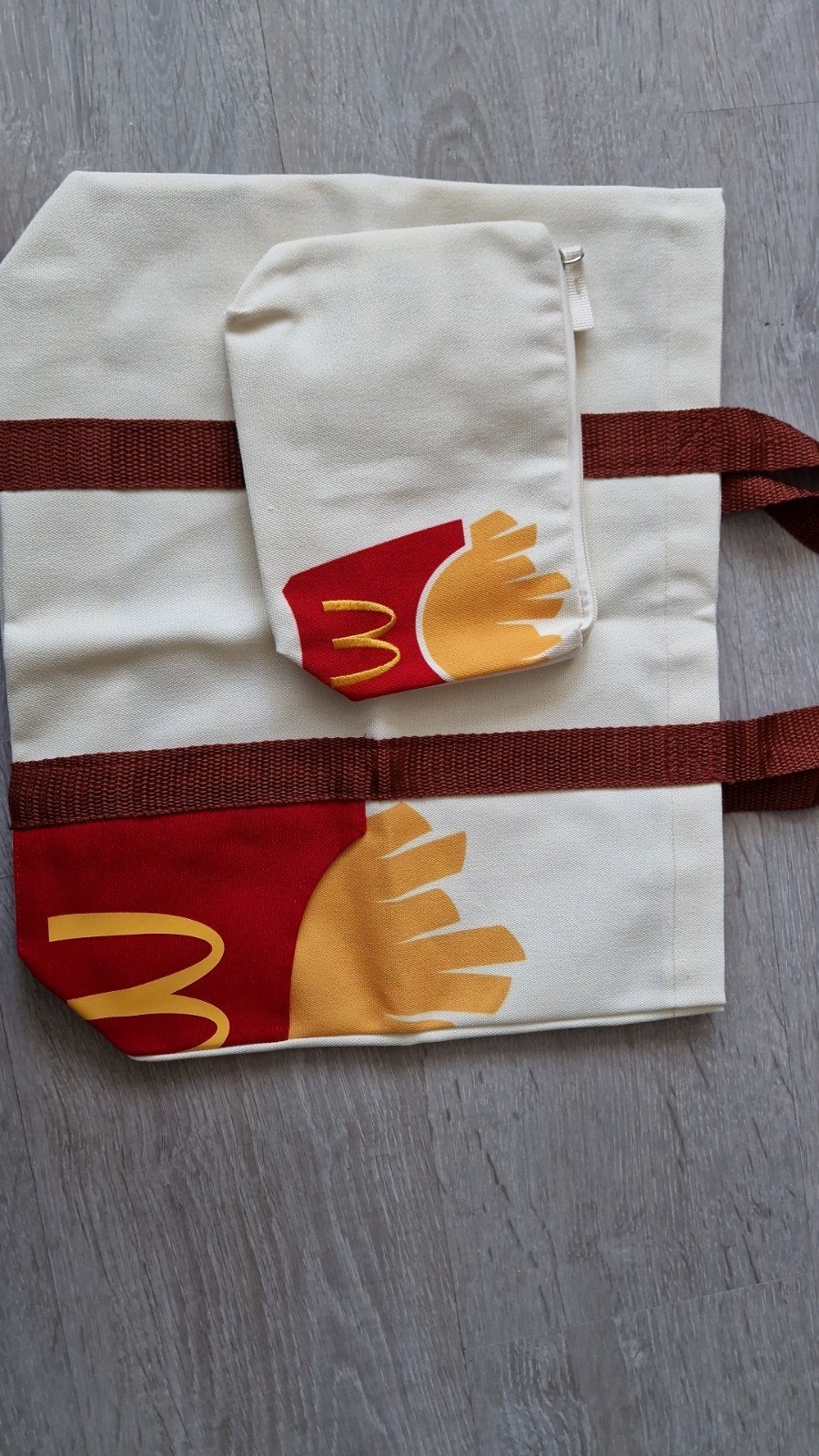 McDonald's tas en etui set, Verzenden