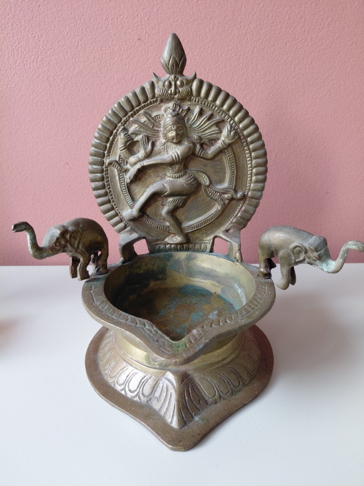 Antieke Indiase olielamp met Shiva Nataraja en olifanten, Antiek en Kunst, Ophalen of Verzenden