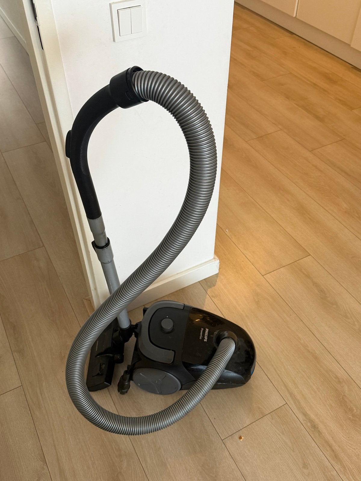 Philips Performer Compact Stofzuiger - Krachtig en Compact, Gebruikt, Philips, Ophalen, Stofzak
