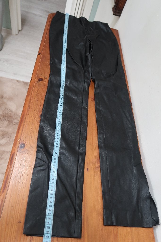 Costes zwarte lederlook broek mt M, Maat 38/40 (M), Zwart, Ophalen of Verzenden, Zo goed als nieuw