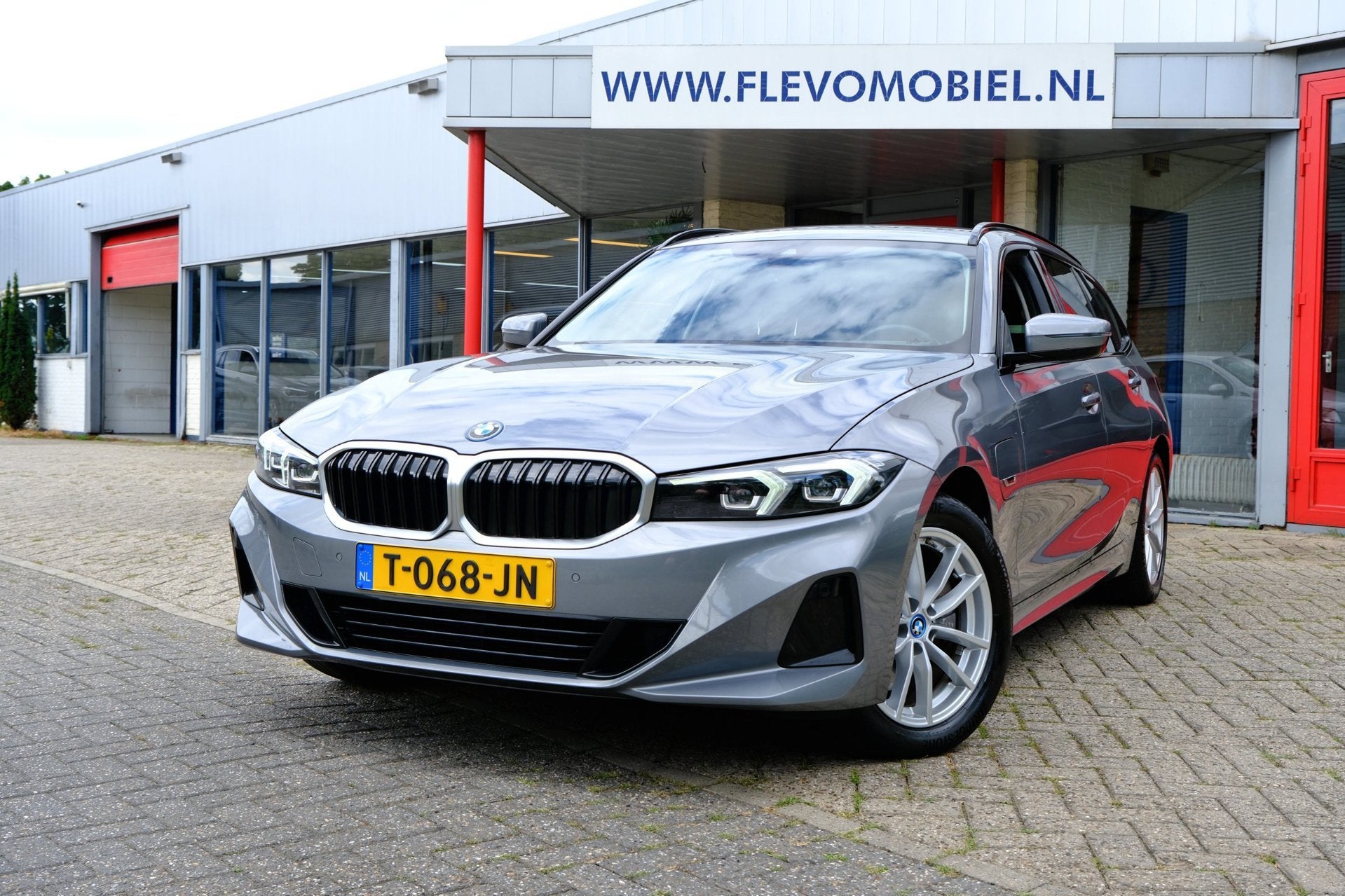 BMW 3-serie Touring 320e Aut. Leder|CarPlay|Sportstoelen|Cam, 1998 cc, Gebruikt, Euro 6, 4 cilinders