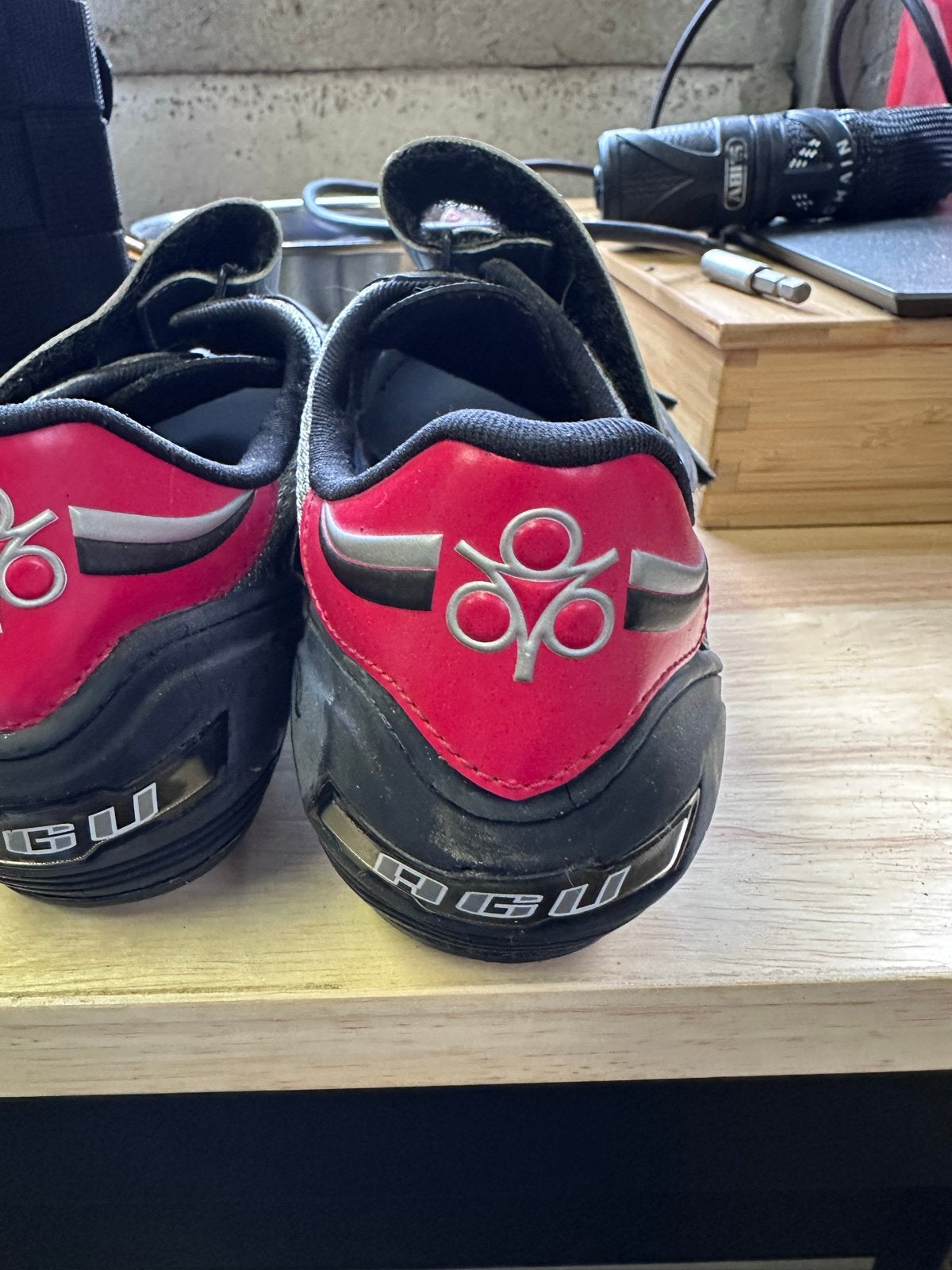 AGU Look-pedalen fietsschoenen maat 39 z.g.a.n., Ophalen of Verzenden, Zo goed als nieuw, Kleding