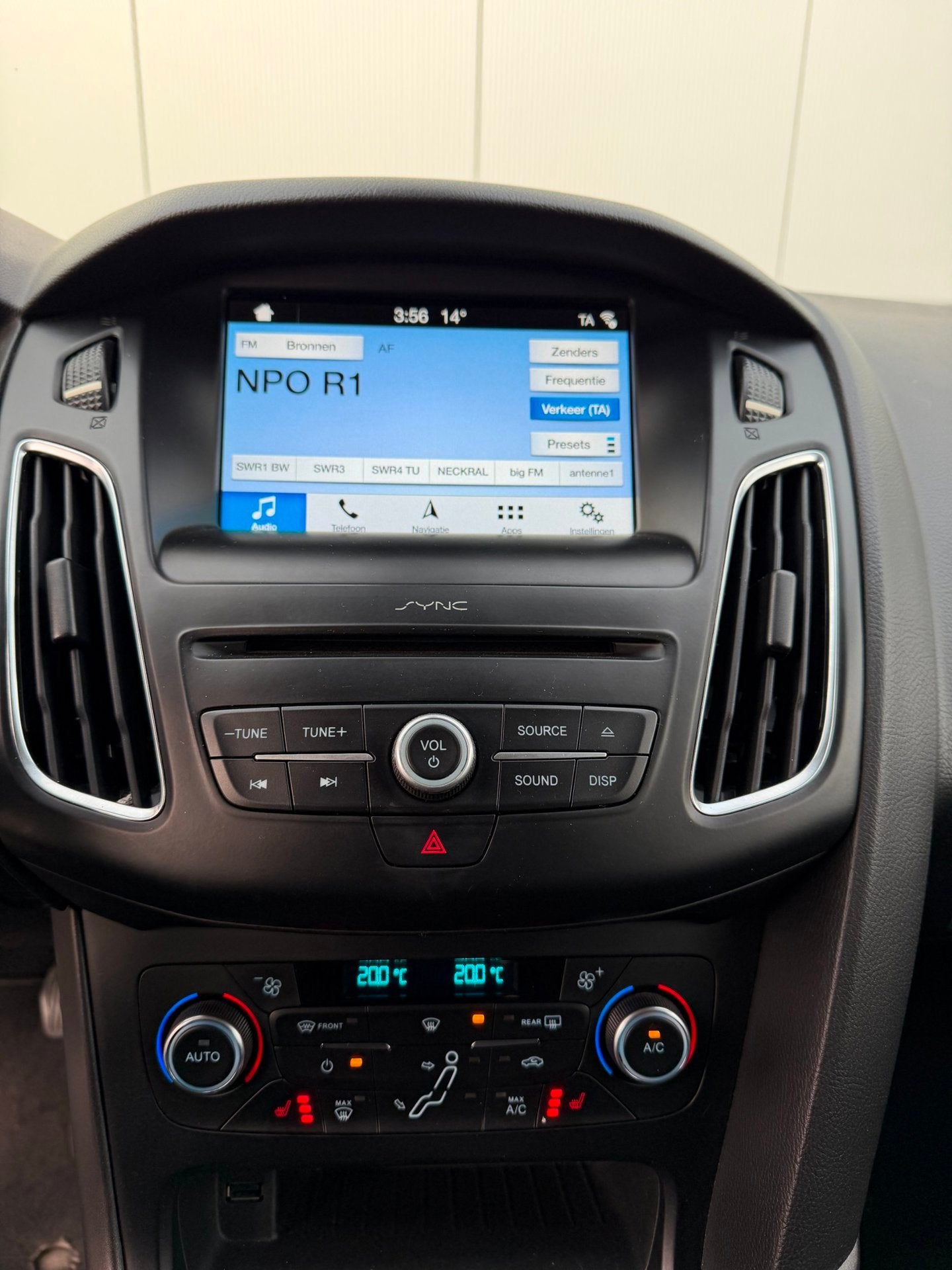 Foto 12 van Ford Focus Wagon 1.0 125PK EcoBoost Titanium Business