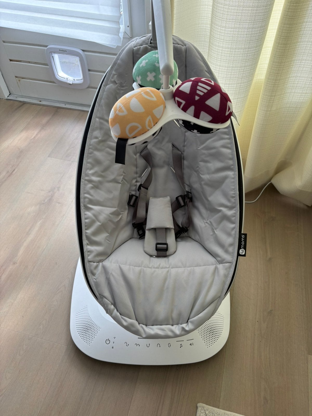 4 moms mamaroo 5.0 wipstoel, Kinderen en Baby's, Wipstoeltjes, Ophalen, Zo goed als nieuw