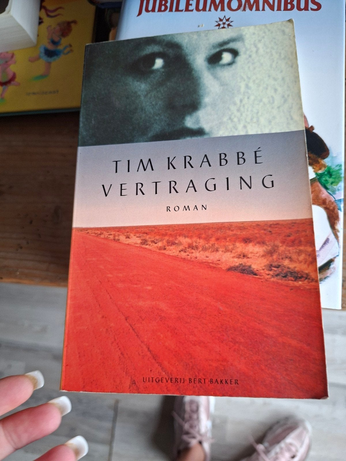 Tim Krabbé - Vertraging (Roman), Ophalen of Verzenden, Gelezen, Tim Krabbé, Nederland
