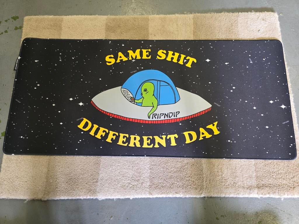 RIPNDIP "Same Shit Different Day" Deskmat - Nieuw, RIPNDIP, Onbekend, Nieuw, Ophalen of Verzenden