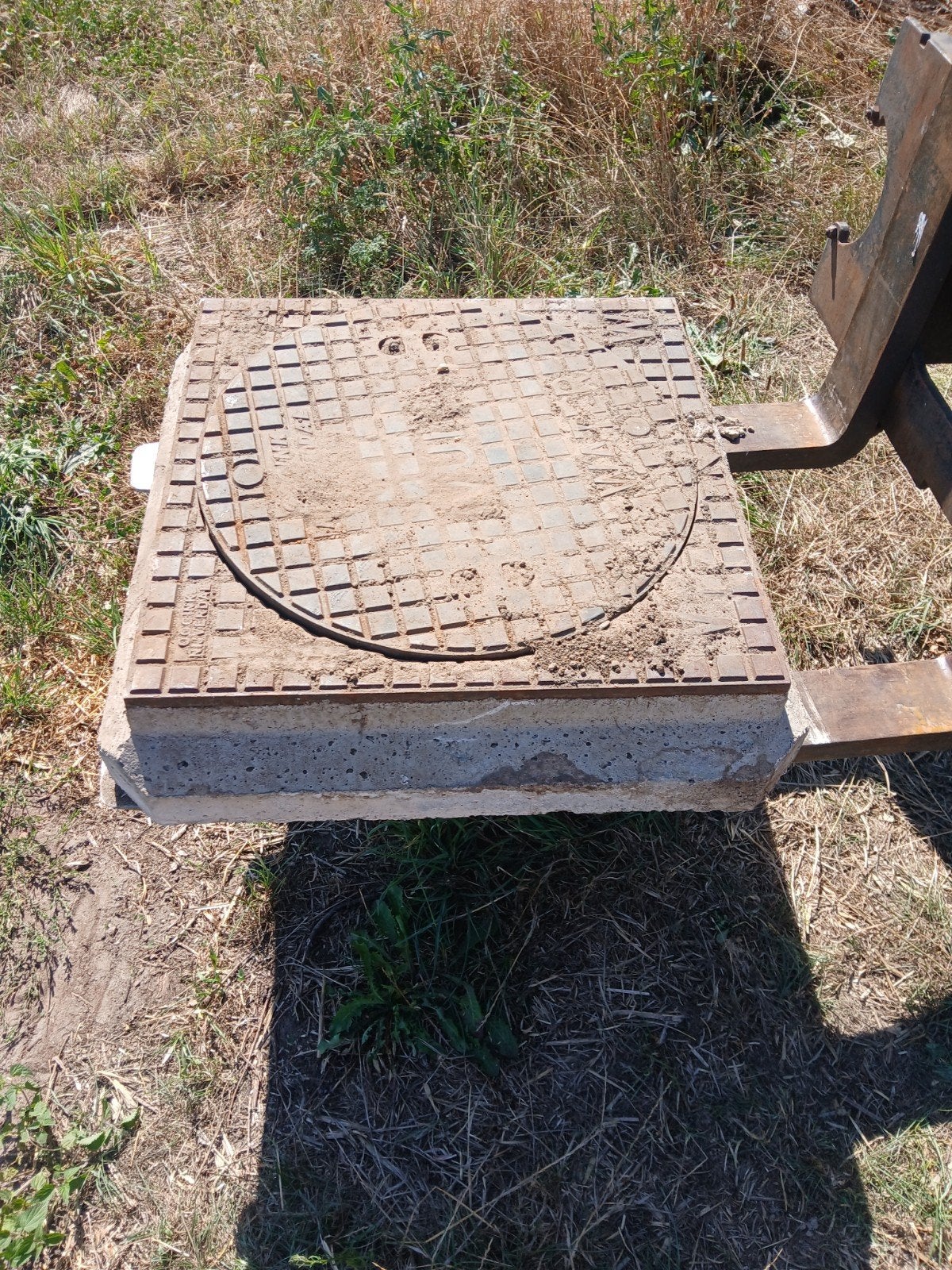 Zware Beton-Gietijzeren Putafdekking 75x75 cm – Zo goed als, Doe-het-zelf en Verbouw, Ophalen