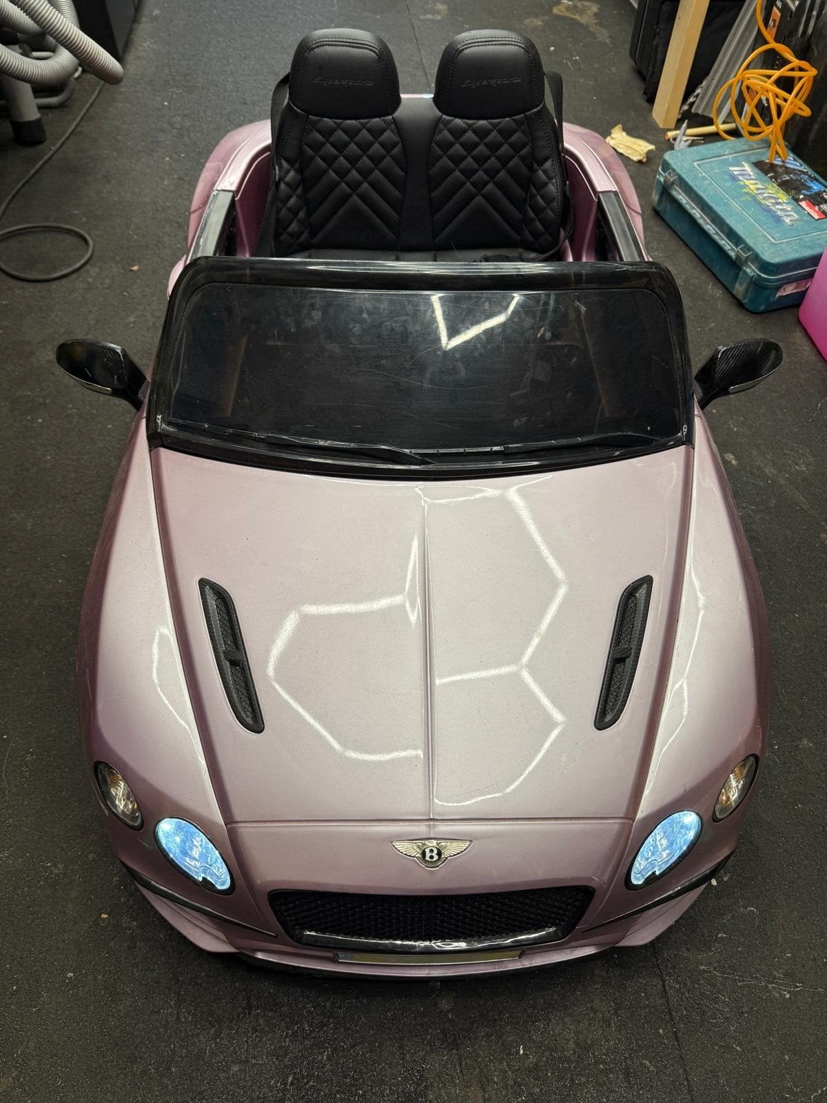 Roze Bentley kinderauto met nieuwe accu, Ophalen, Gebruikt