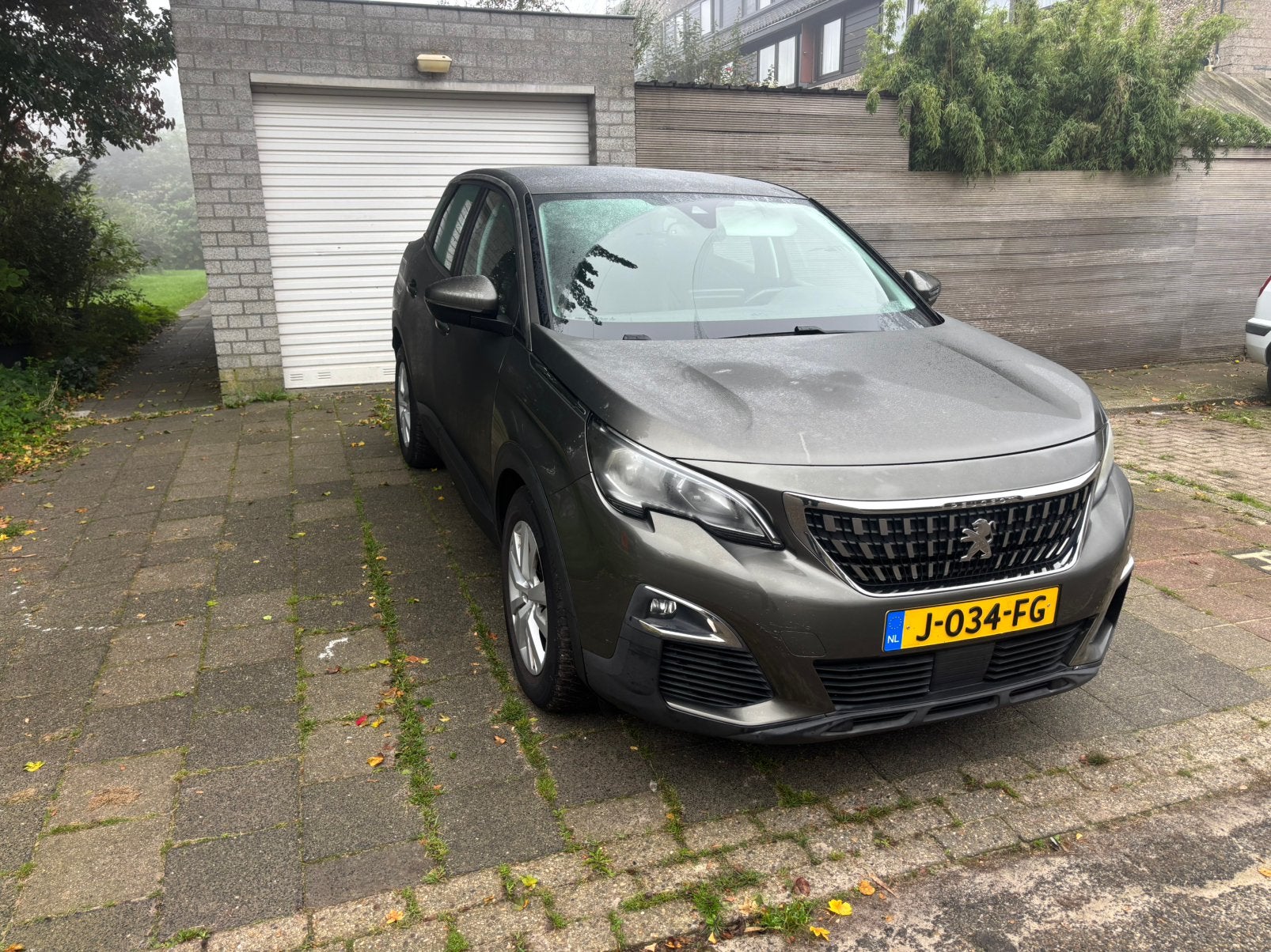 Peugeot 3008 1.2 Puretech 96KW/130PK Eat6 2017 Grijs, Auto's, Stof, 1199 cc, 1245 kg, 1200 kg