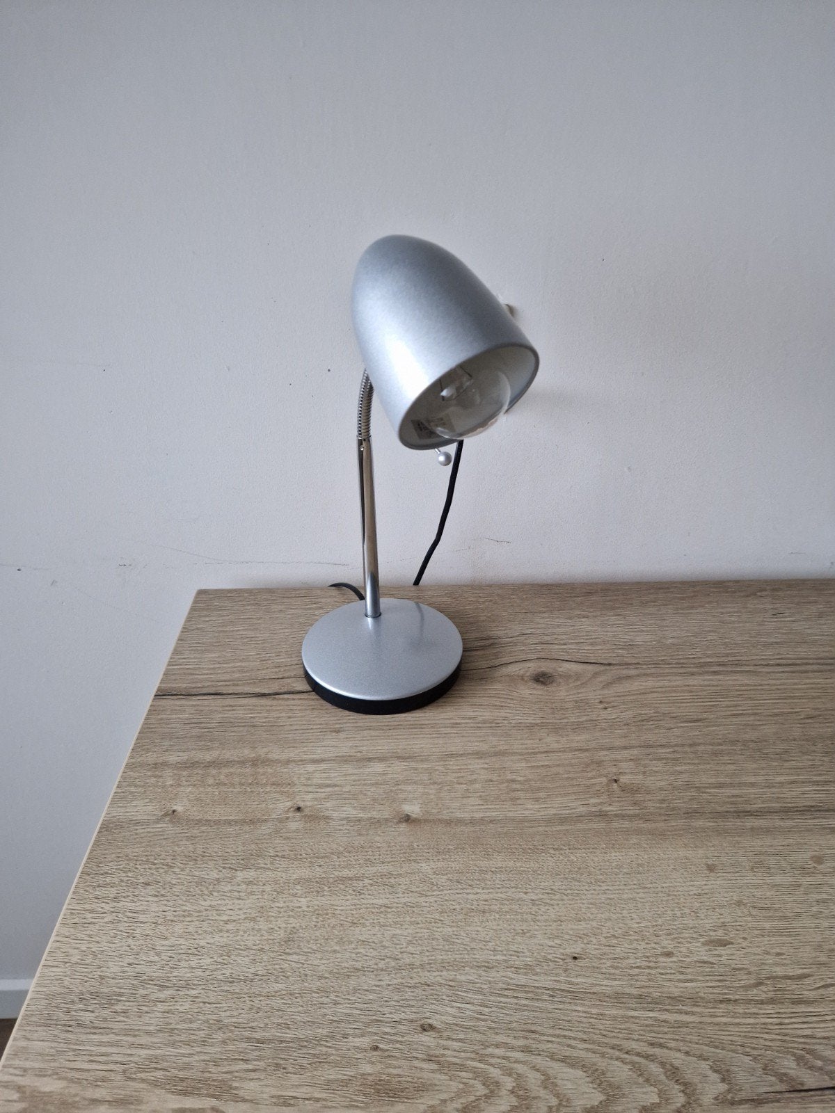 In hoogte verstelbare bureau 80x80 cm met lamp, Ophalen of Verzenden