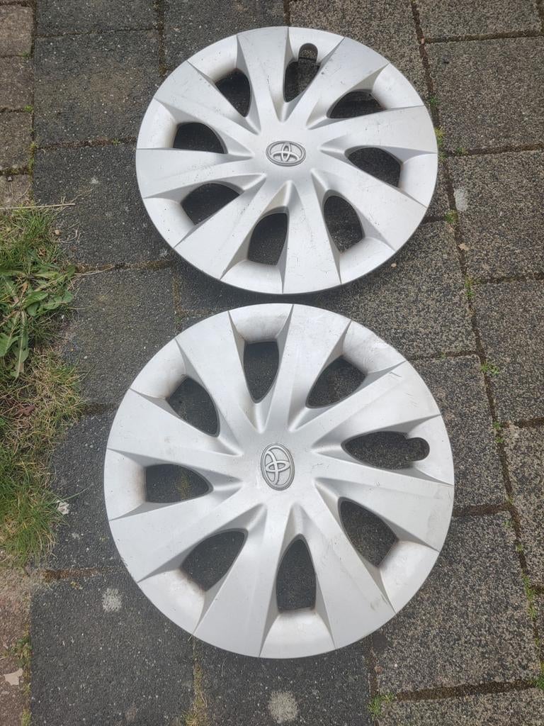 Twee wieldoppen voor Toyota, Ophalen of Verzenden