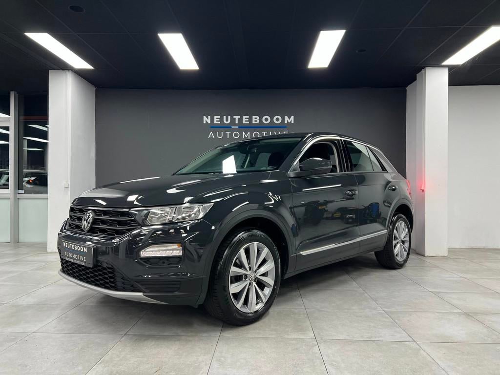 Volkswagen T-Roc 1.0 TSI | Carplay | PDC | Lane Assist, Stof, Gebruikt, Zwart, 116 pk