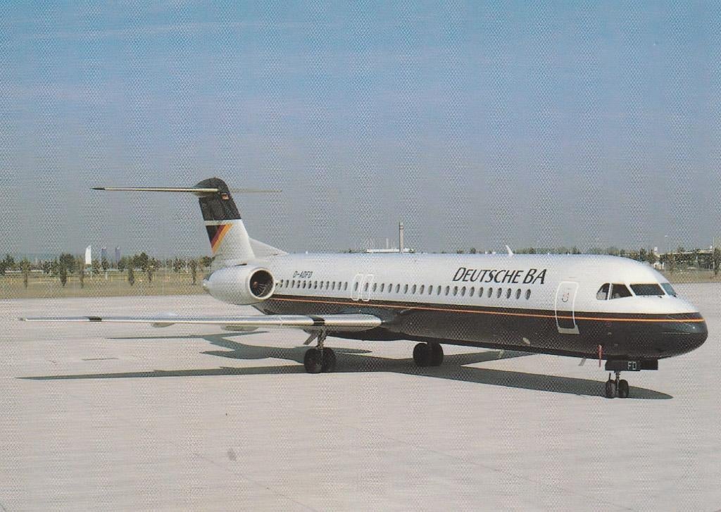 Deutsche BA Fokker 100 ansichtkaart (airline issue), Ophalen of Verzenden, Zo goed als nieuw, Kaart, Foto of Prent