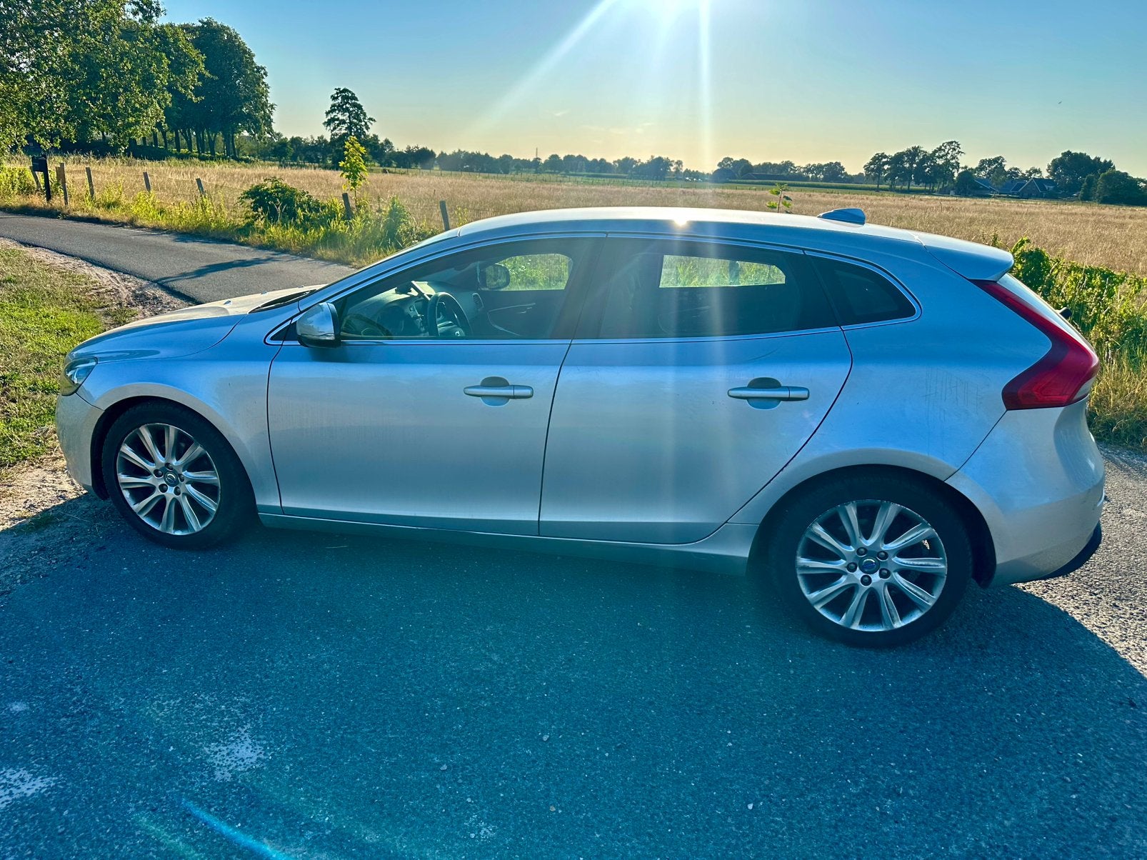 Volvo V40 1.6 D2 115PK 2013 Grijs, Voorwielaandrijving, Stof, Zwart, 4 cilinders