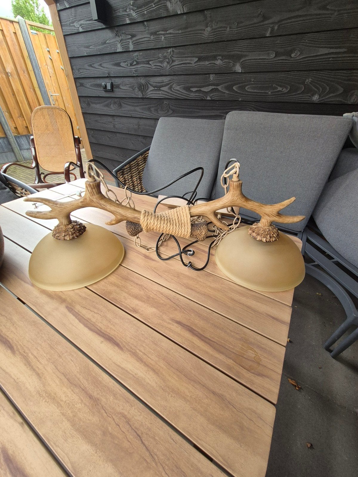 Hanglamp met gewei en glazen kappen, Ophalen, Gebruikt, E27 (groot), Glas