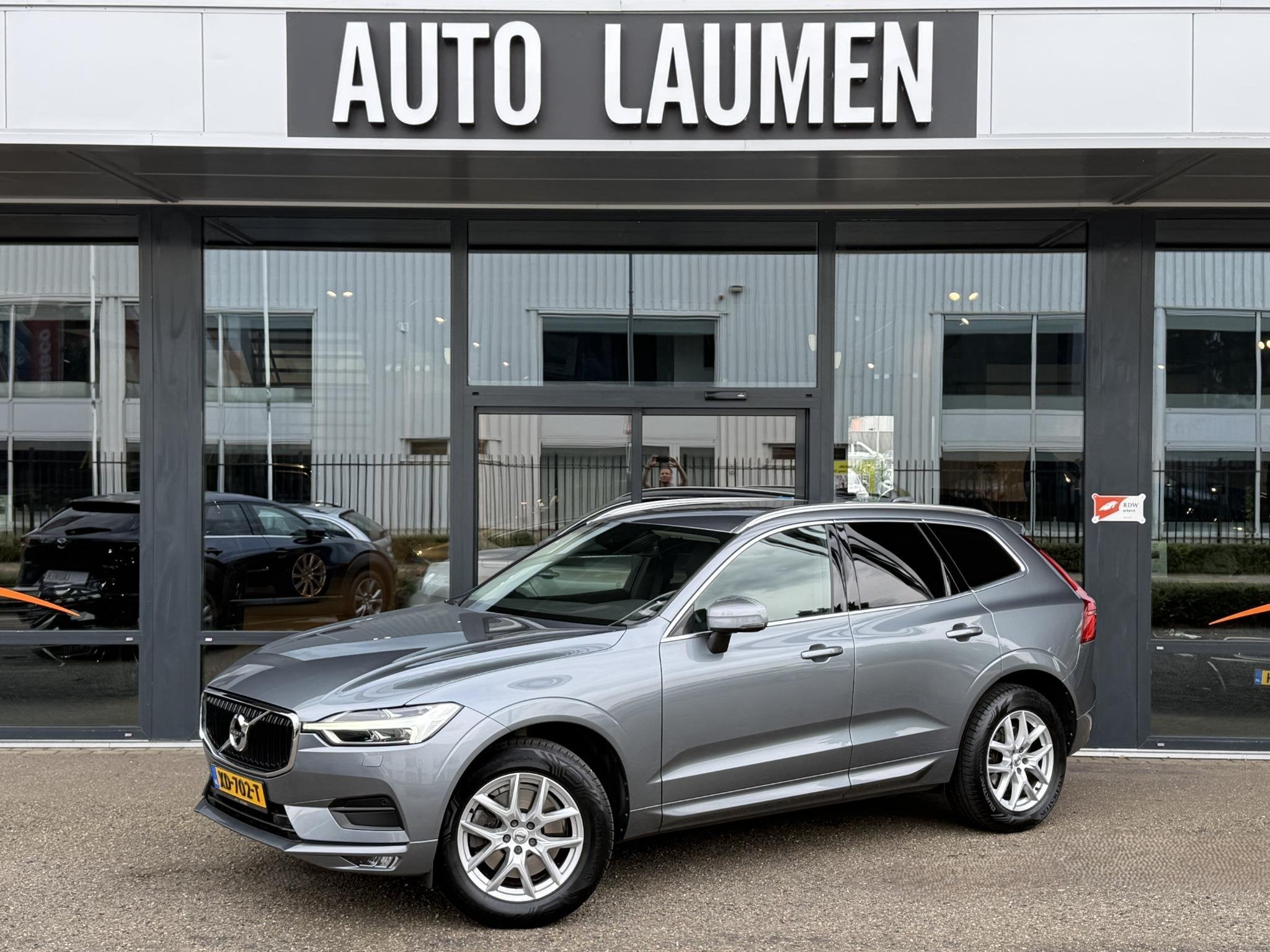 Volvo XC60 2.0 D4 AWD Momentum 190 PK Automaat Navi Camera L, Auto's, Volvo, Automaat, Gebruikt, Euro 6, Leder