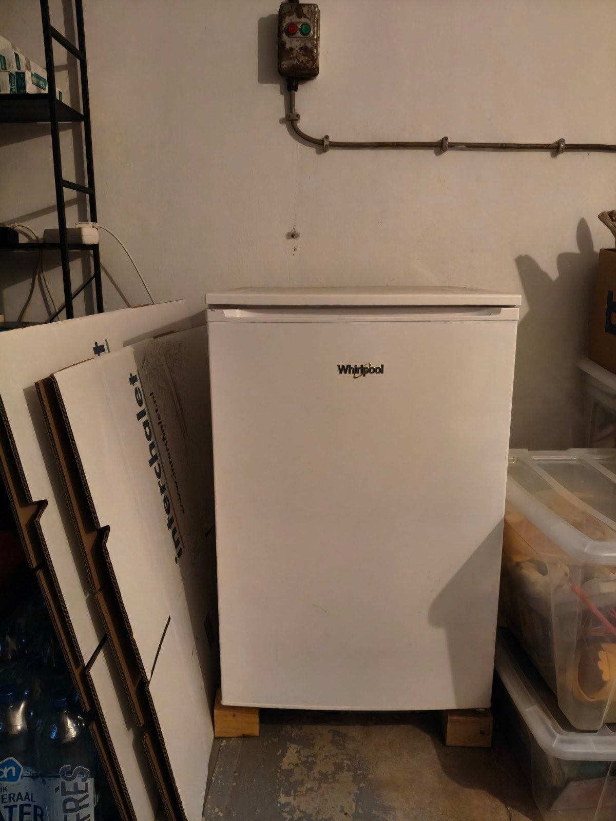 Whirlpool vriezer 95L, 4 jaar oud, wegens verhuizing, Ophalen, Gebruikt, Vrijstaand, Vrieskast