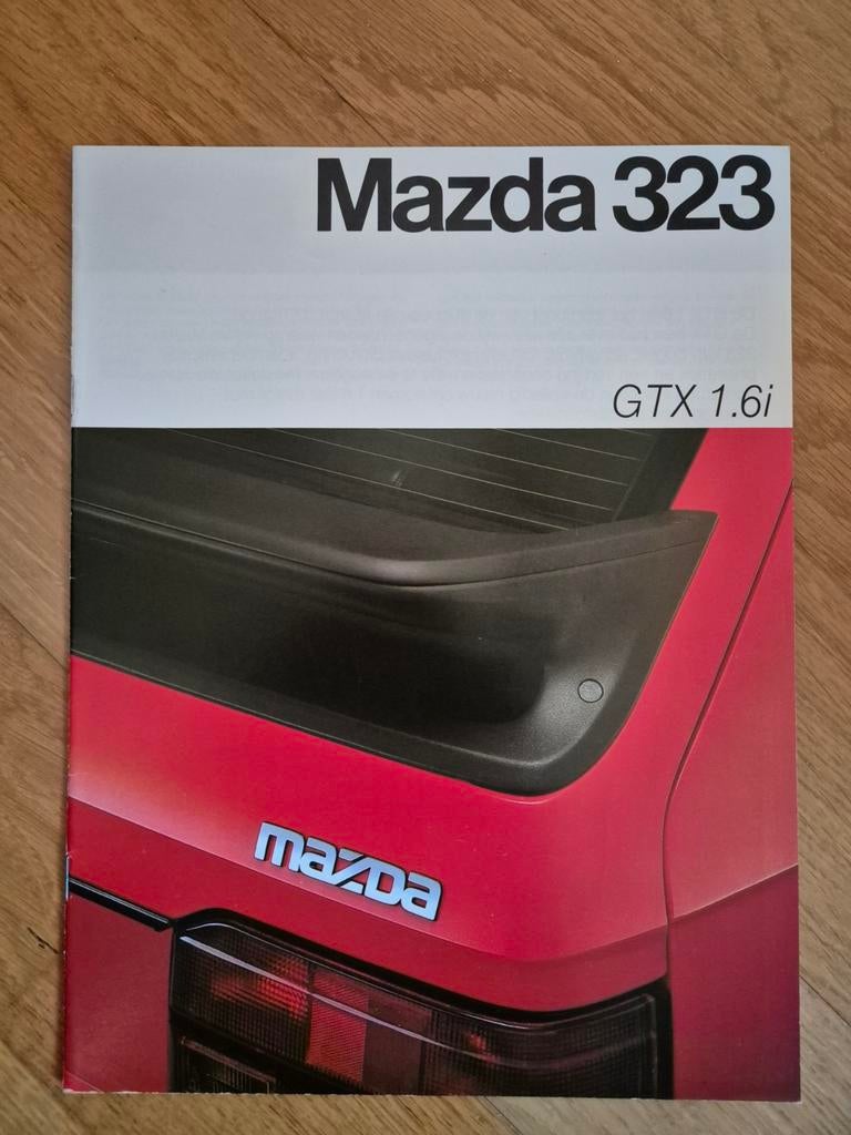 Mazda 323 GTX brochure 1985, Ophalen of Verzenden, Zo goed als nieuw, Mazda
