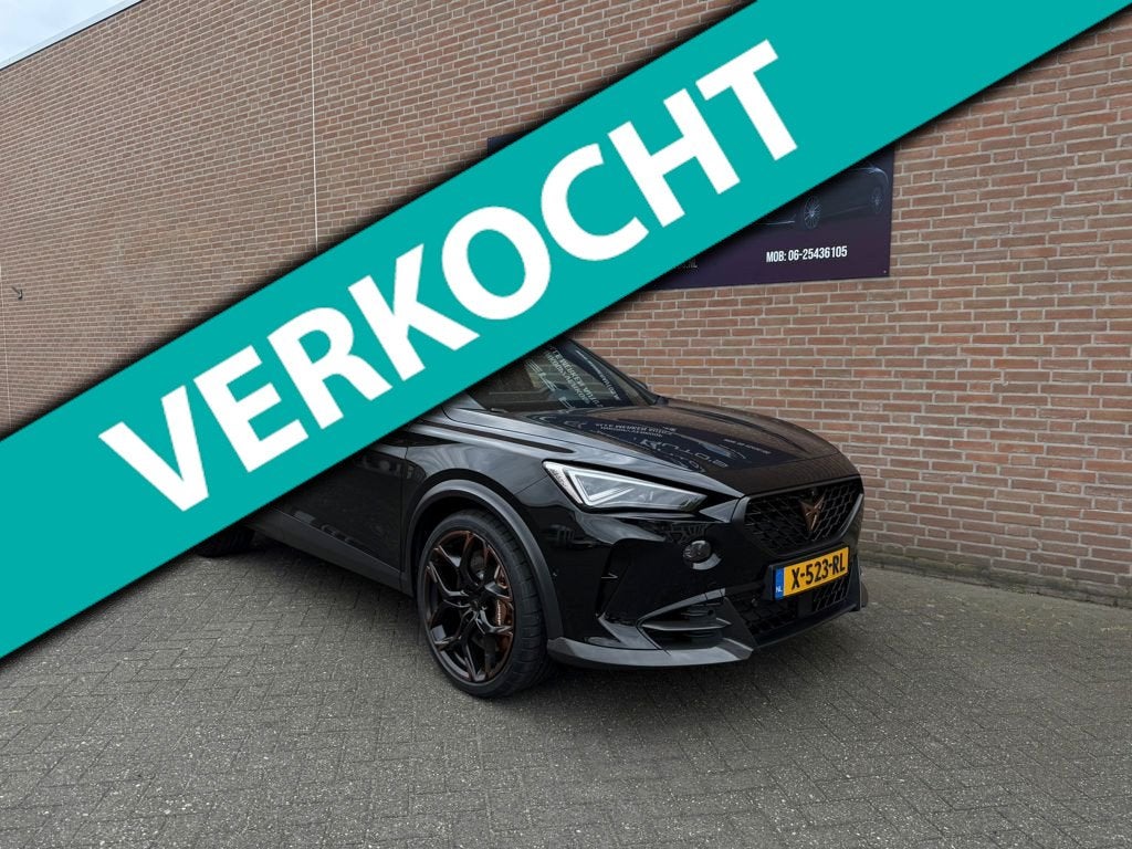 Cupra FORMENTOR VZ5 2.5 CARBON 390PK Keyless Pano Beats-Audi, Auto's, Cupra, Automaat, Gebruikt, Verblindingsvrij grootlicht, Zwart