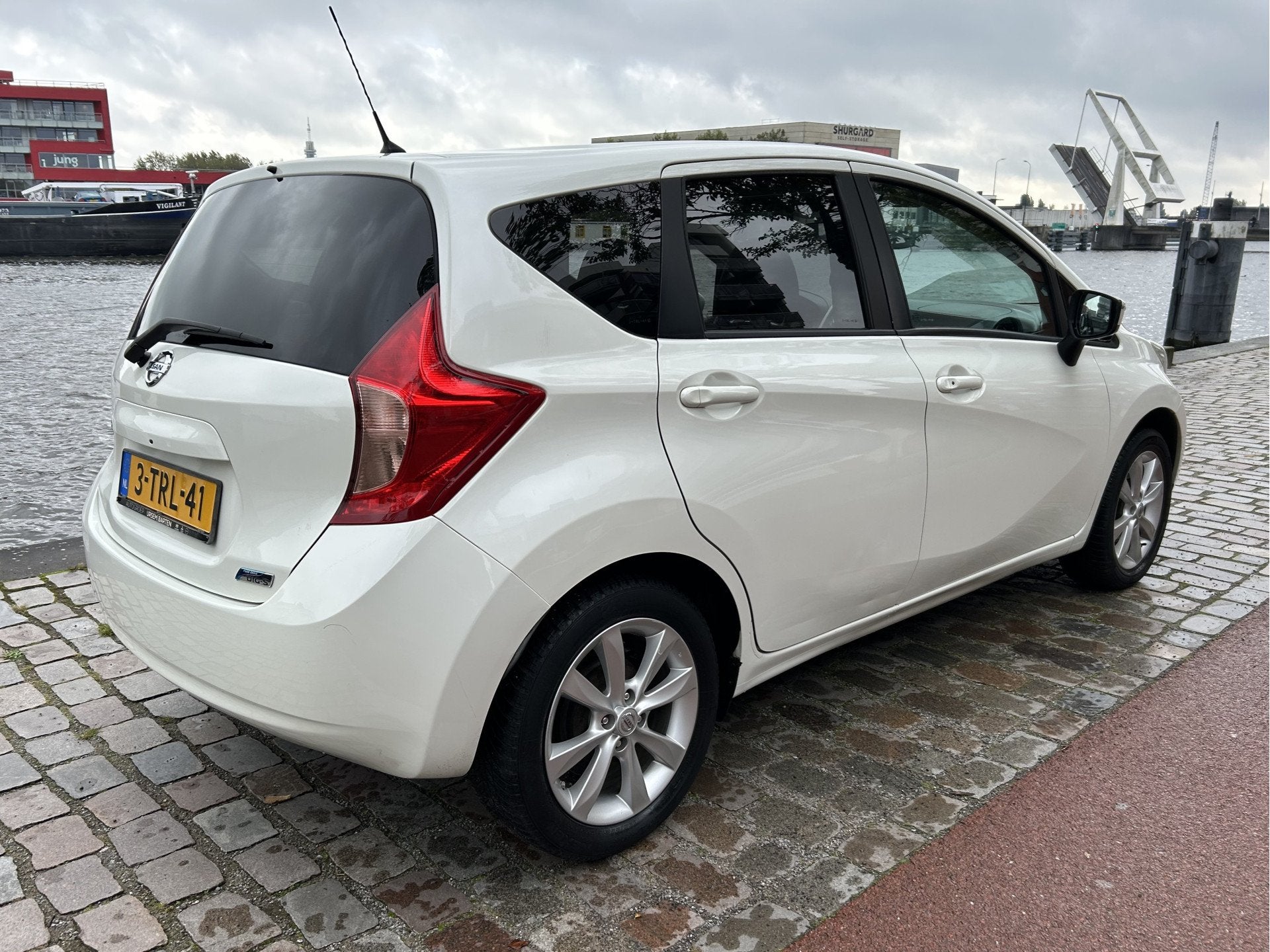 Nissan Note 1.2 DIG-S Tekna Navi/camera Airco/Ecc (bj 2014), Auto's, Voorwielaandrijving, Gebruikt, Zwart, Bedrijf