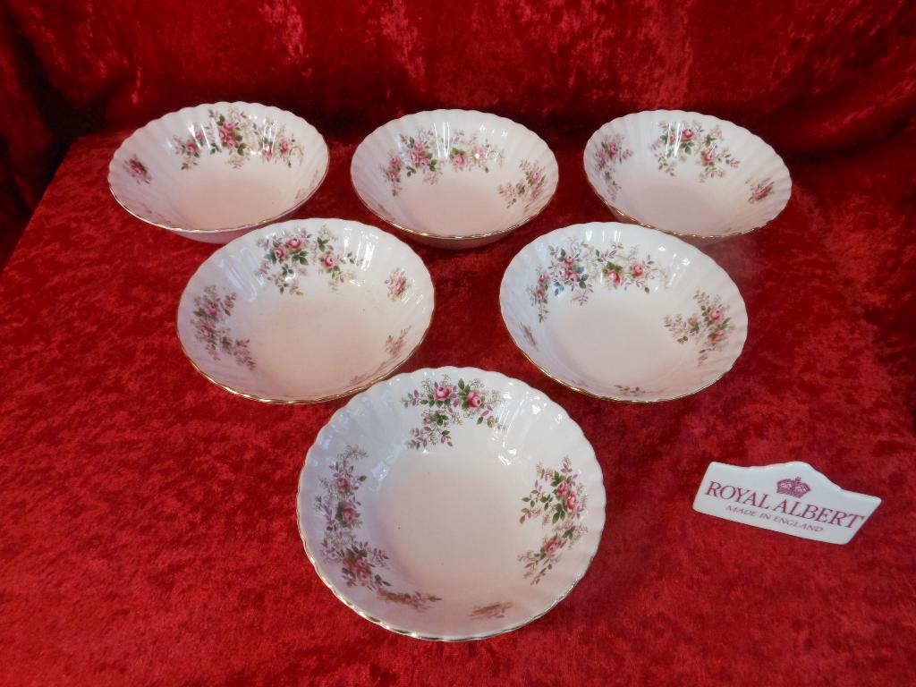 Royal Albert Lavender Rose dessertschaaltjes, Huis en Inrichting, Keuken | Servies, Ophalen of Verzenden, Overige stijlen, Porselein