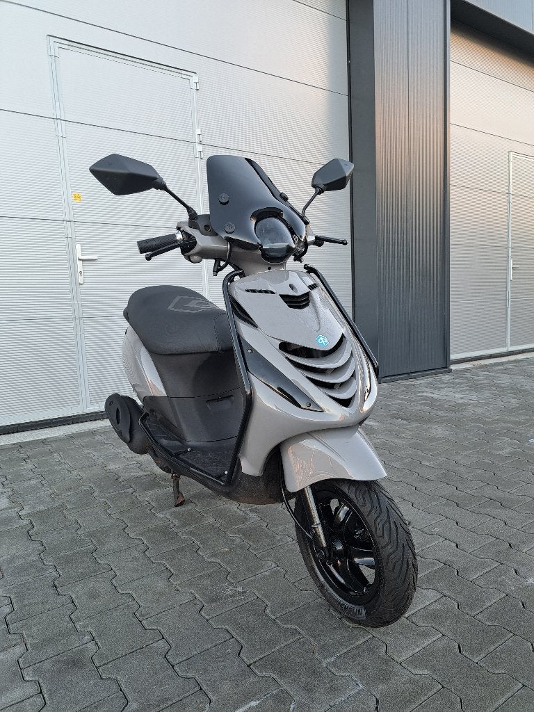 Piaggio Zip 4T Snor Glans Nardo Grey | LED | Garantie ✅, Ophalen of Verzenden, Zo goed als nieuw