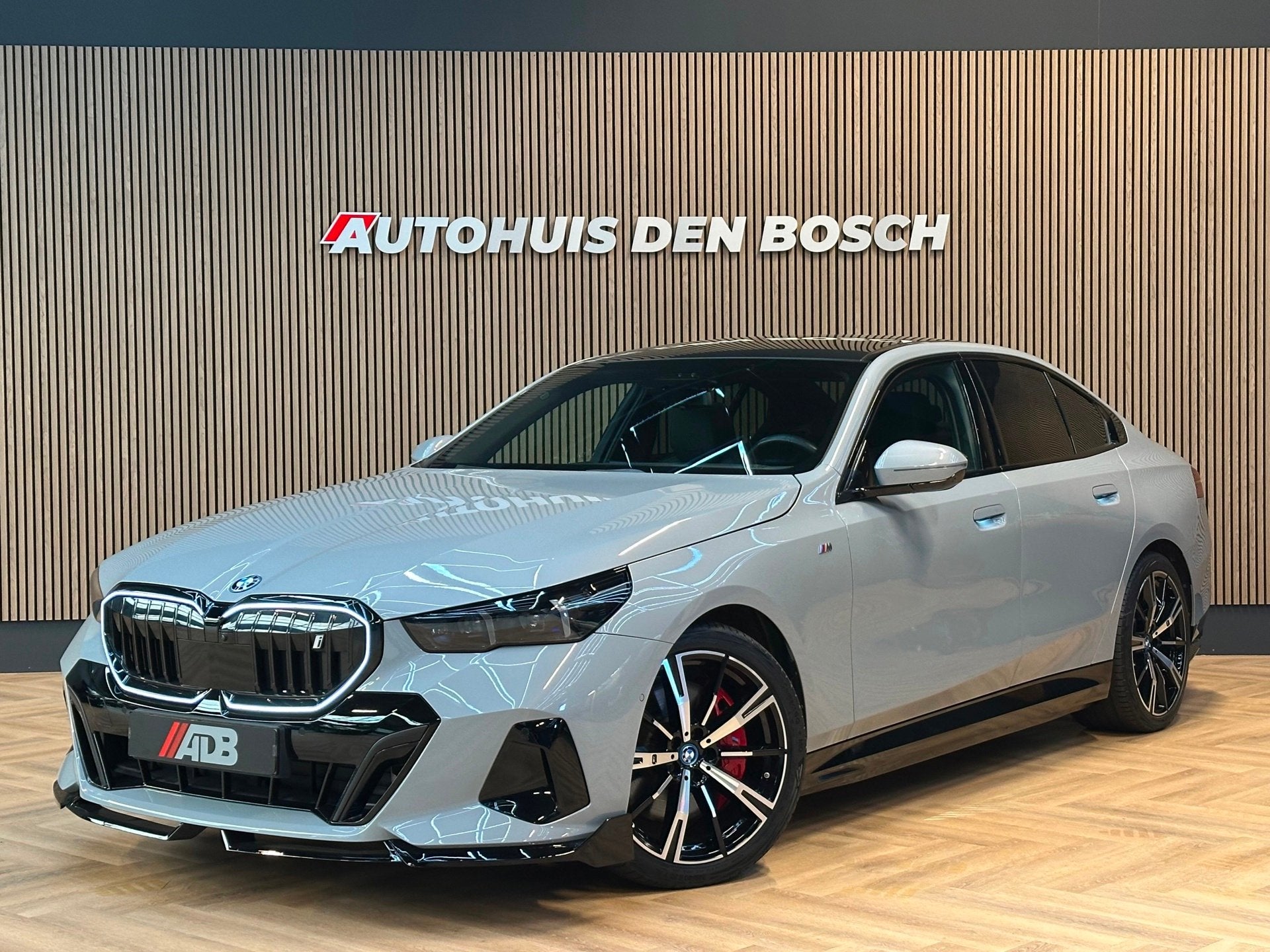 BMW I5 EDrive40 84 kWh M Sport - Pano - 360 - H&K - Keyles, Auto's, Automaat, Dealer onderhouden, Achterwielaandrijving, Gebruikt
