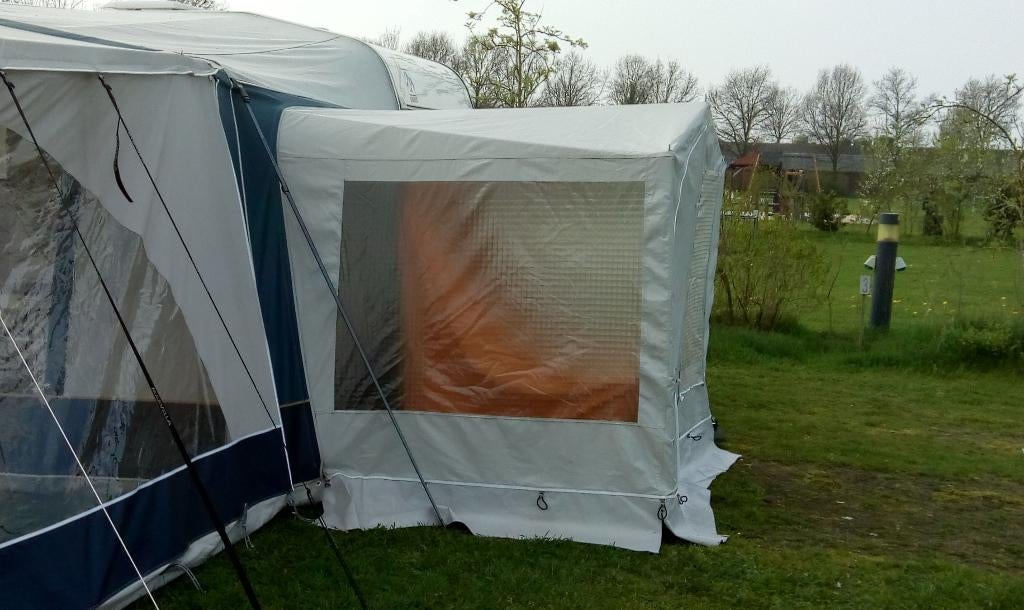 Uitbouw voortent slaapcabine met binnentent, Ophalen
