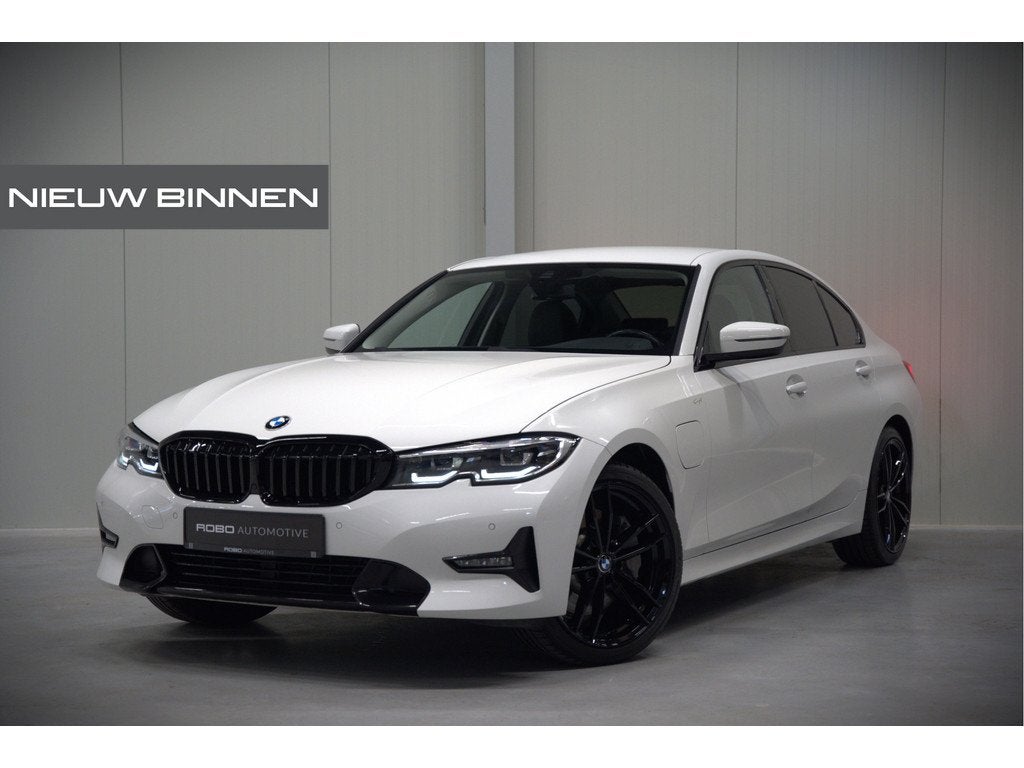 BMW 3-serie 330e eDrive Edition High Executive | Stoelverwar, Auto's, 1998 cc, Achterwielaandrijving, Gebruikt, Automatische klimaatregeling