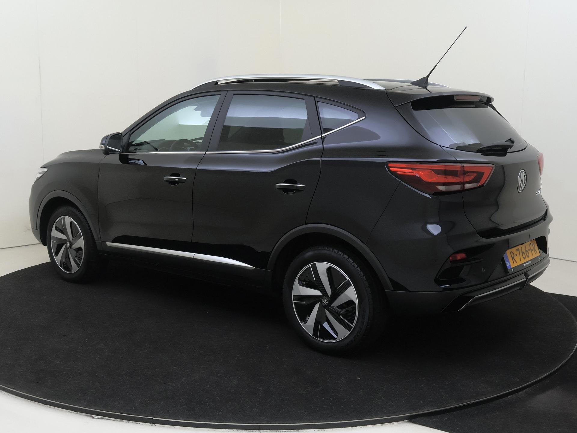 MG ZS EV EV Standard Range Luxury 50 kWh | Panoramadak | 360, Auto's, MG, 12 maanden, Gebruikt, ZS, Zwart