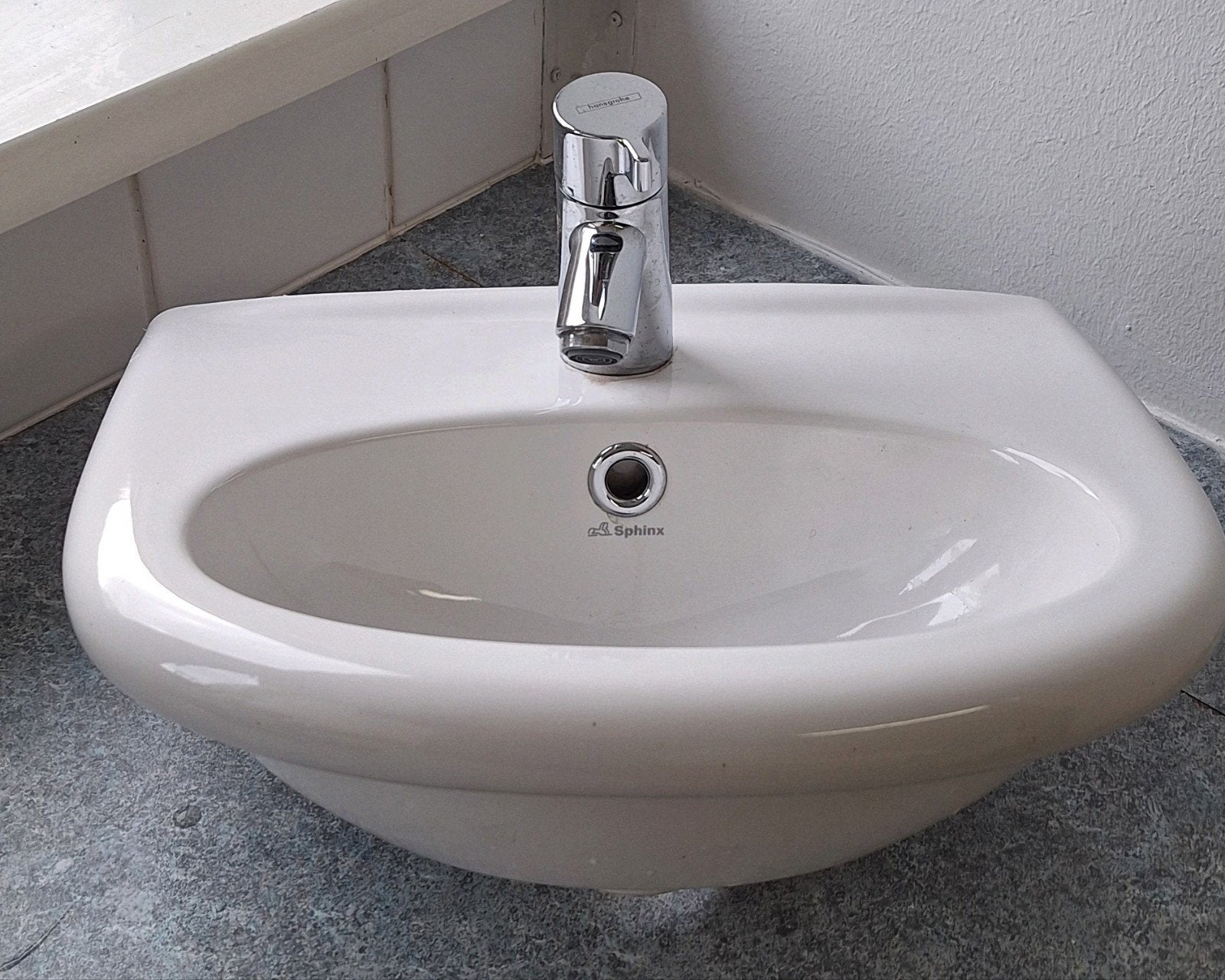 Wastafel met Hansgrohe kraan - Sphinx, Ophalen, Zo goed als nieuw, Steen, Wastafel