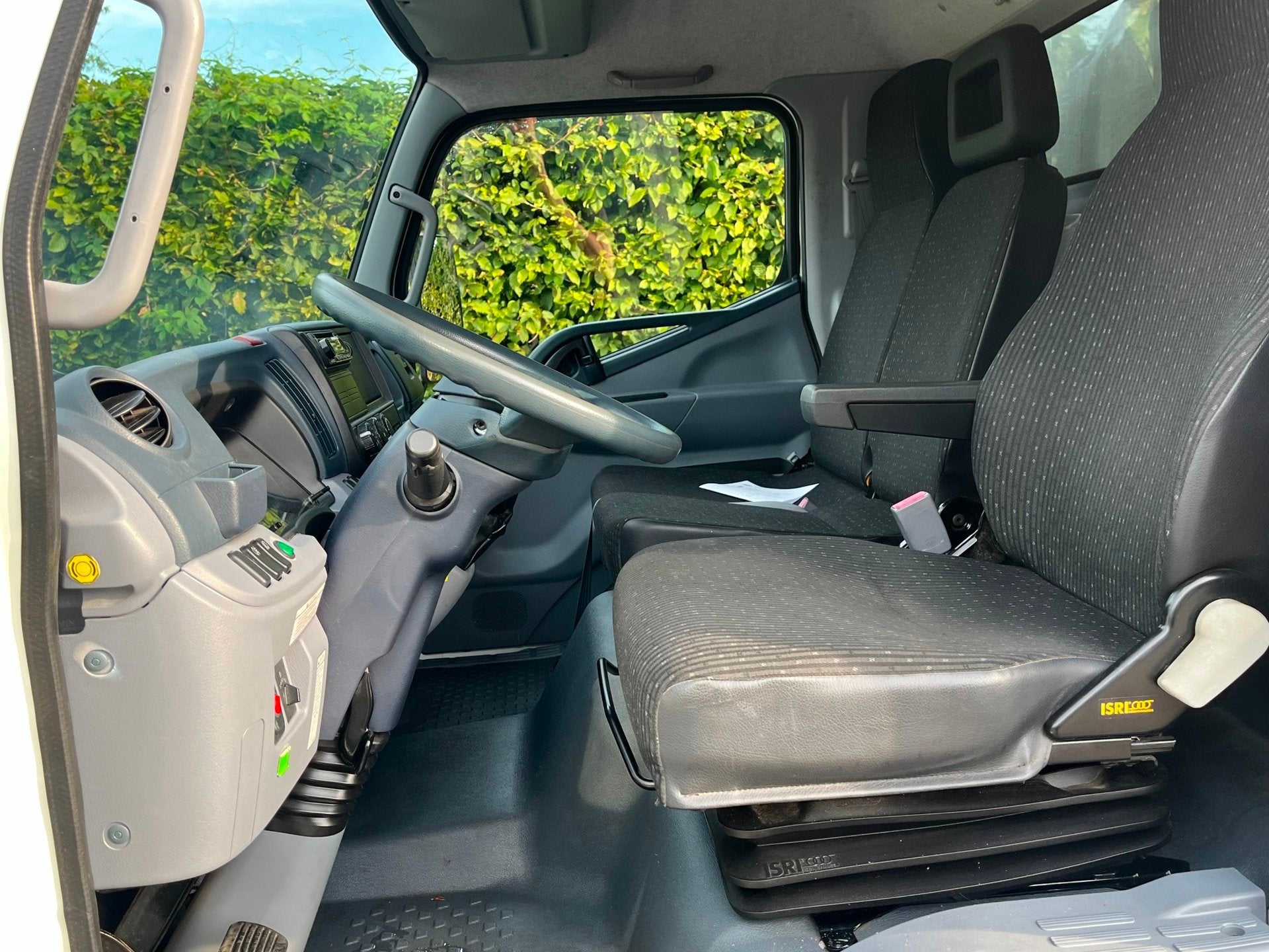 Mitsubishi Fuso Canter 3C15 3.0 Bakwagen | Laadklep, Auto's, Euro 5, Gebruikt, Zwart, 4 cilinders